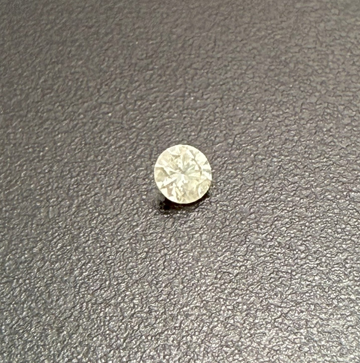 Natural Diamond - Africa: 26 cents
