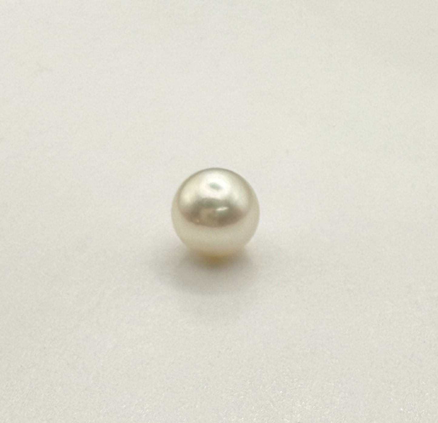 Natural Pearl - South Sea 7.40mm - 2.82 ct