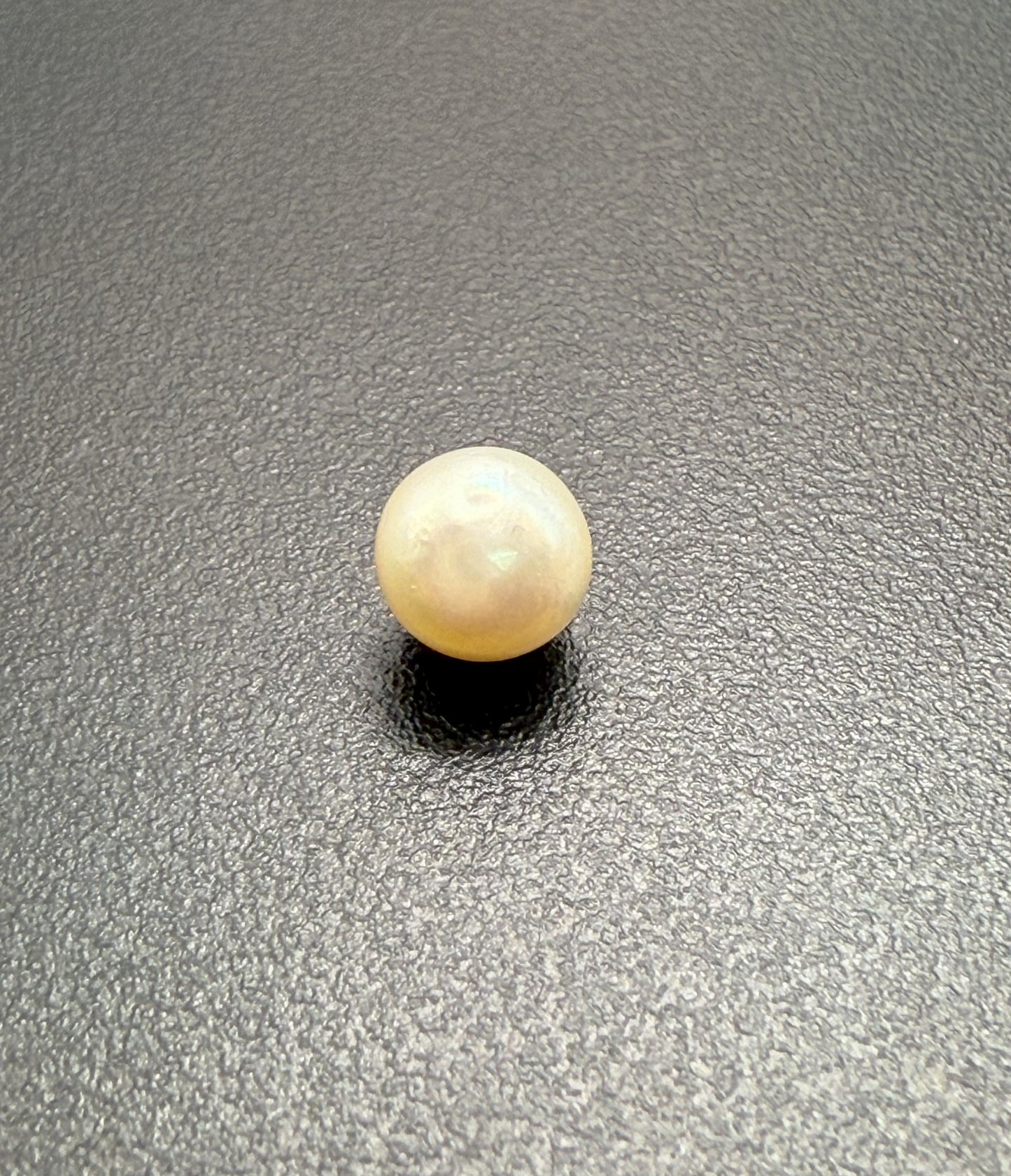 Natural Pearl - South Sea 7mm - 2.28 ct