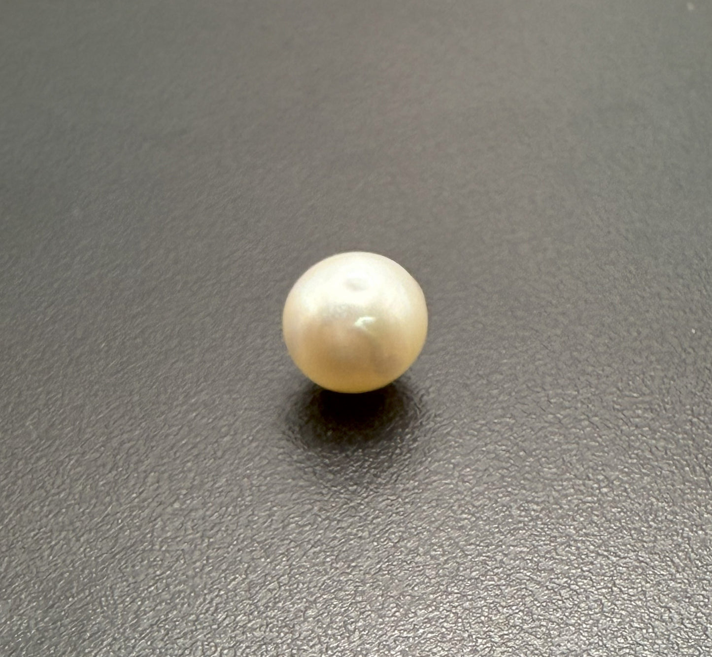 Natural Pearl - South Sea 8.50 - 9.30 mm - 5.10 ct