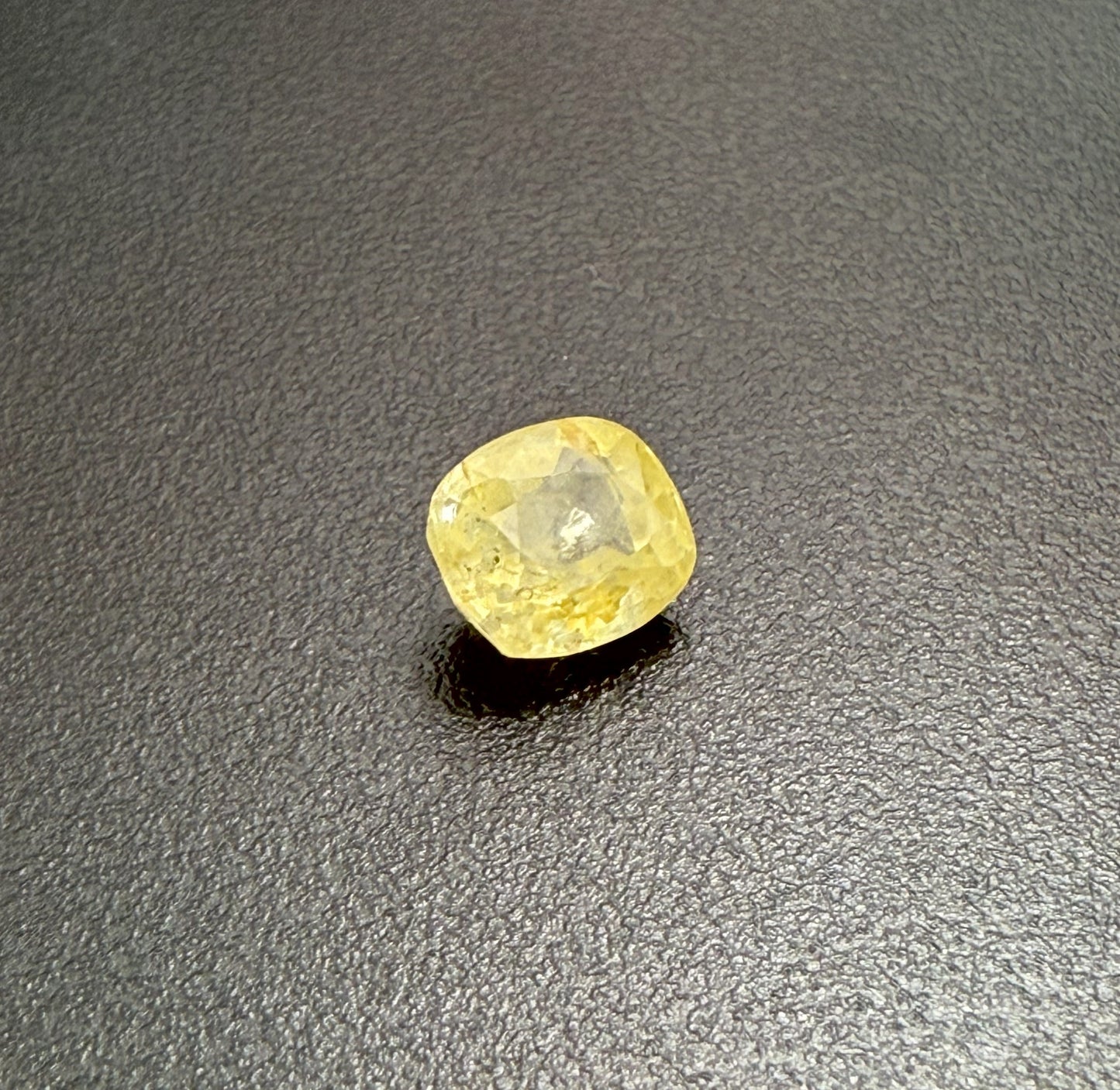 Natural Yellow Sapphire - Ceylone: 3.43 ct - Premium+