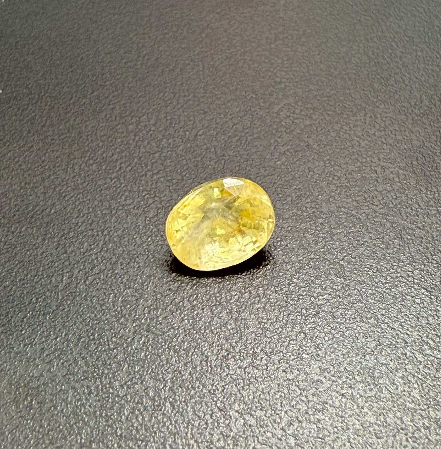 Natural Yellow Sapphire - Ceylone: 4.02 ct - Super Premium