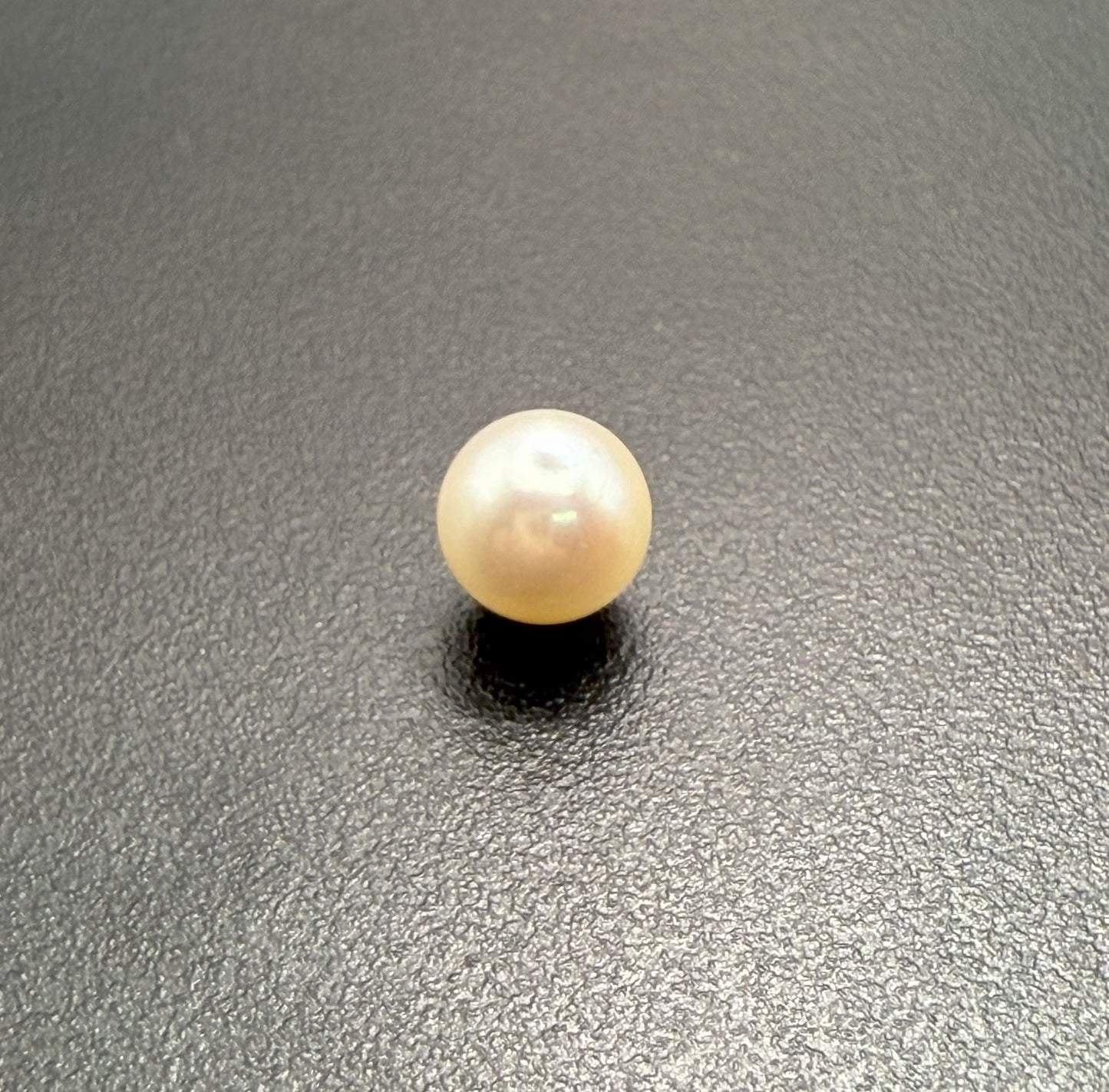 Natural Pearl - South Sea 7.40mm - 2.82 ct
