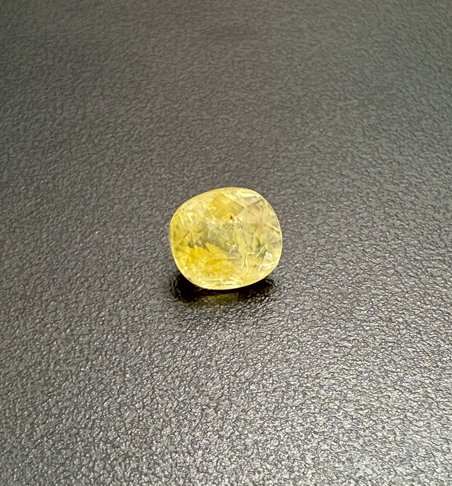 Natural Yellow Sapphire - Ceylone: 3.47 ct - Premium