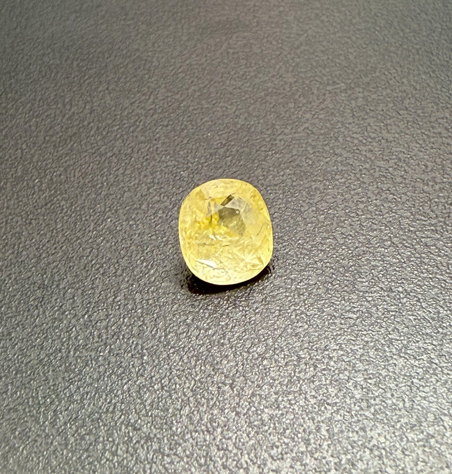 Natural Yellow Sapphire - Ceylone: 3.47 ct - Premium