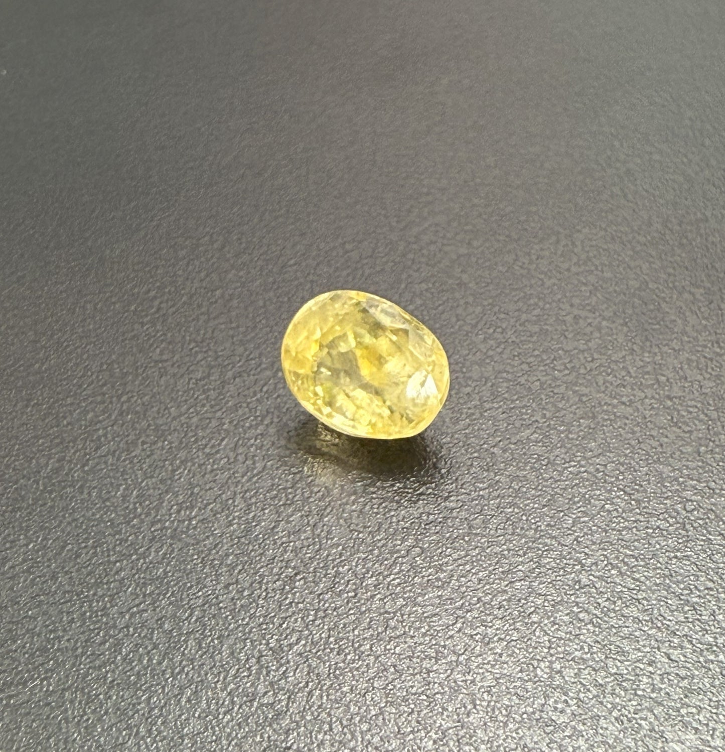 Natural Yellow Sapphire - Ceylone: 4.02 ct - Super Premium