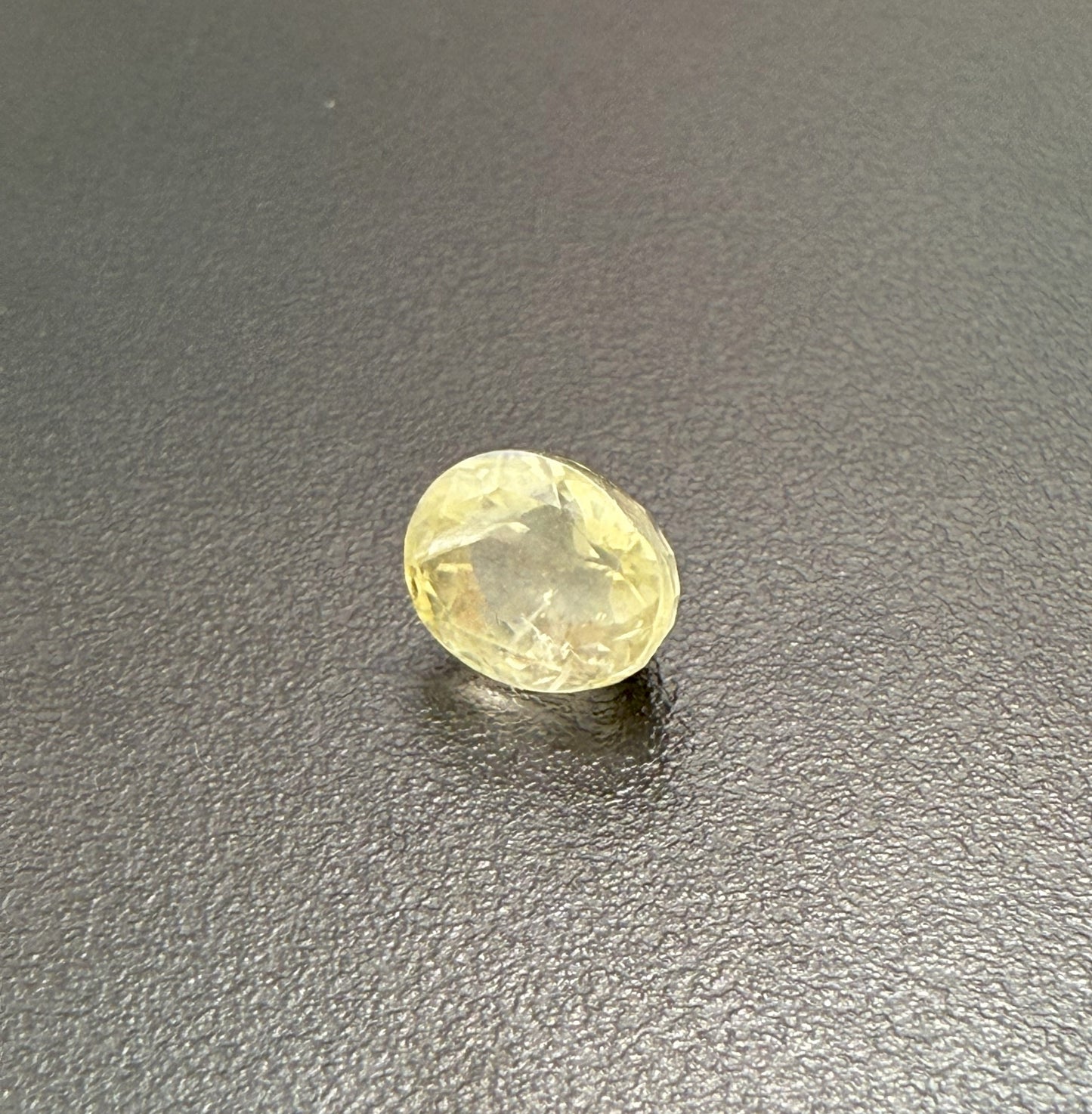 Natural Yellow Sapphire - Ceylone: 4.05 ct - Super Premium